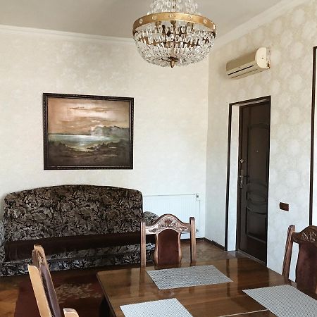 Eka Guest House Batumi Exterior foto