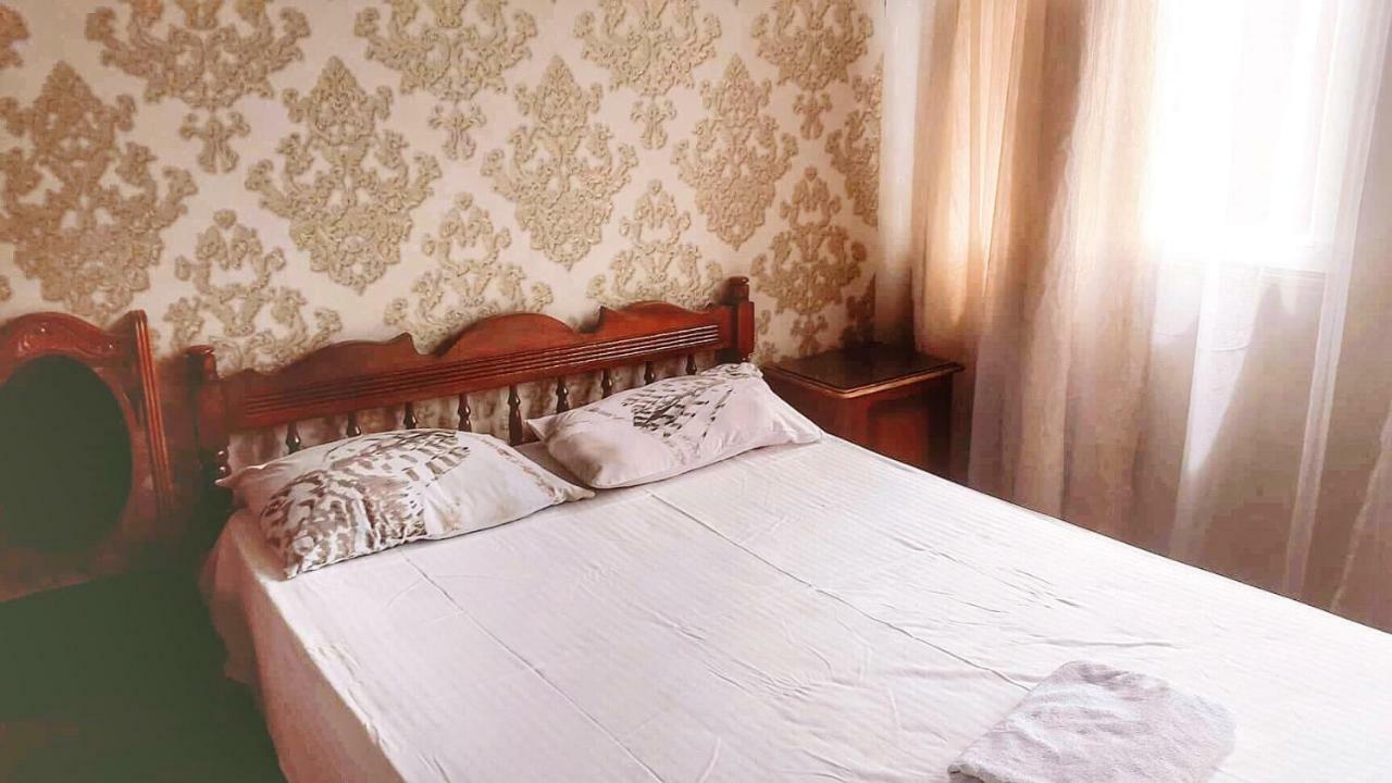 Eka Guest House Batumi Exterior foto